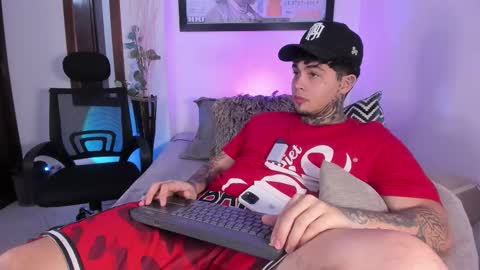 Snapshot of juan_alvarez18 chatting on October 2025 05:16:02 AM juan_alvarez18 online show from October 2025 05:16:02 AM