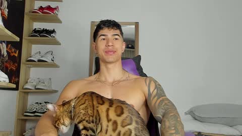 Snapshot of juan_fit2024 chatting on December 2024 01:33:01 PM juan online show from December 2024 01:33:01 PM