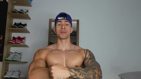 Snapshot of juan_fit2024 chatting on December 2024 06:26:02 PM juan online show from December 2024 06:26:02 PM