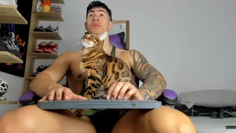 Snapshot of juan_fit2024 chatting on January 2025 02:55:01 PM juan online show from January 2025 02:55:01 PM