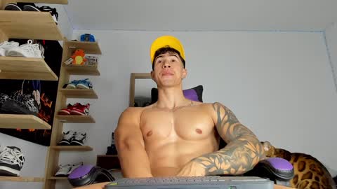 Snapshot of juan_fit2024 chatting on January 2025 06:10:01 PM juan online show from January 2025 06:10:01 PM