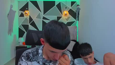 JuanSteven online show from October 2025 04:26:01 AM