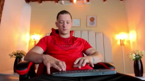 JUAN online show from December 2025 01:42:01 PM