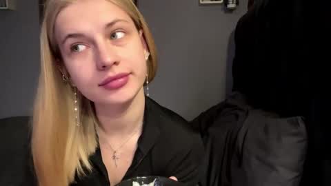 Lola online show from April 2026 06:00:02 AM