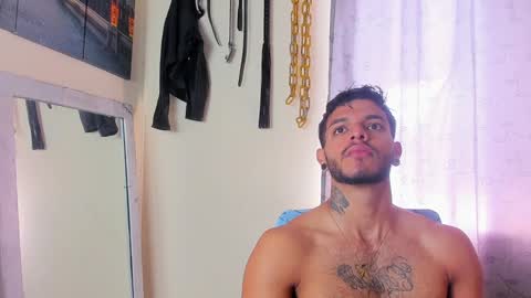 Juan Esteban online show from December 2024 04:31:01 PM