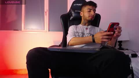 juancamilo66_ online show from February 2025 04:58:02 AM