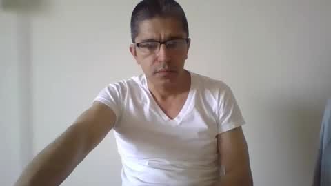 Snapshot of juanearth1 chatting on April 2026 09:54:01 PM juanearth1 online show from April 2026 09:54:01 PM