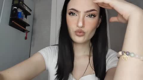 Veronika online show from May 2026 06:07:01 AM