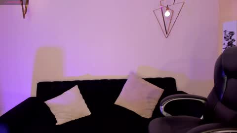 Juanita Clay online show from April 2026 08:00:02 PM