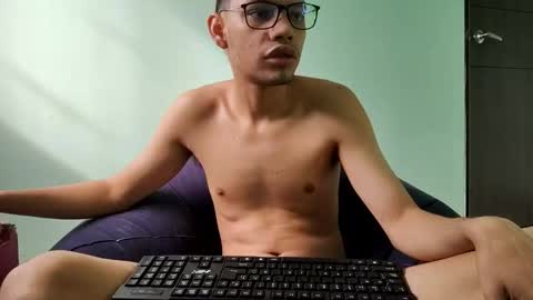 juansuarez204 online show from December 2024 08:04:02 PM