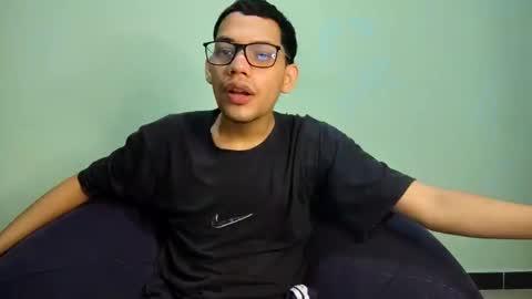 juansuarez204 online show from January 2025 01:42:02 AM