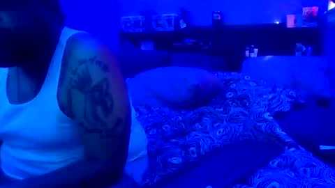 Juiceepawwg420 online show from May 2026 01:41:02 PM