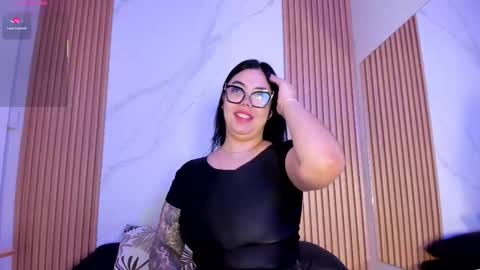 Juicy online show from October 2025 11:10:01 AM