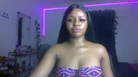 Emily online show from October 2025 06:28:02 PM