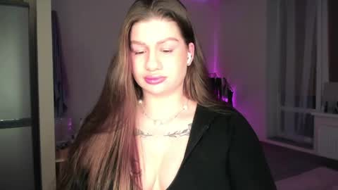 Snapshot of juicyhelenx chatting on April 2026 08:10:01 PM Elena online show from April 2026 08:10:01 PM