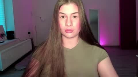 Snapshot of juicyhelenx chatting on May 2026 06:15:02 PM Elena online show from May 2026 06:15:02 PM
