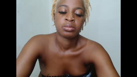 juicykinkx online show from November 2025 12:43:02 AM