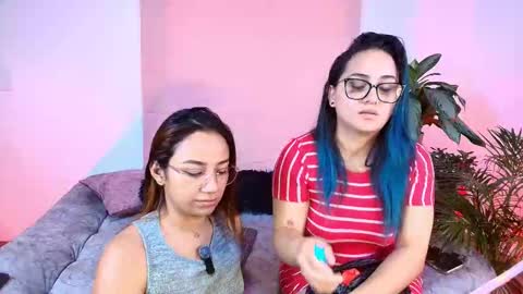 Jules and Gia online show from November 2025 06:01:02 PM