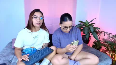 Jules and Gia online show from December 2025 06:39:01 PM