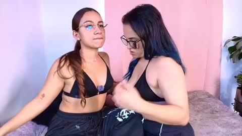 Jules and Gia online show from January 2026 07:11:01 PM