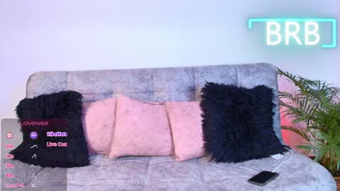 Jules and Gia online show from April 2026 09:20:01 AM