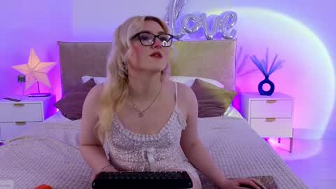 Jules Nightt online show from May 2026 09:21:02 PM