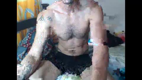 Julfigo online show from December 2025 07:01:02 PM