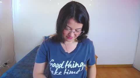 Juliana online show from December 2024 03:17:01 PM