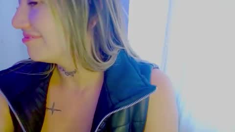  Juliana Torres  online show from October 2025 08:31:01 PM