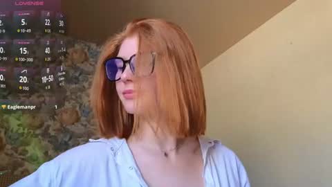 Snapshot of juli_ginger chatting on June 2026 06:44:01 AM Julia online show from June 2026 06:44:01 AM