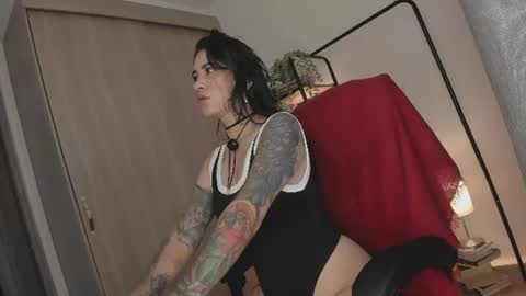 Snapshot of juli_hairy chatting on June 2026 04:52:01 PM Juli Modelo Independiente online show from June 2026 04:52:01 PM
