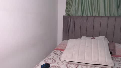 Snapshot of juli_love11 chatting on October 2025 10:40:01 PM JULIETA online show from October 2025 10:40:01 PM
