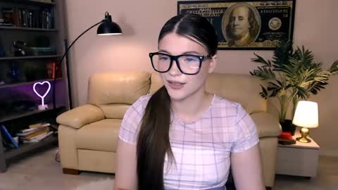 julia485262 online show from June 2026 01:37:01 PM