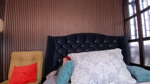 Snapshot of julia_dawson chatting on November 2025 08:21:02 PM Julia online show from November 2025 08:21:02 PM