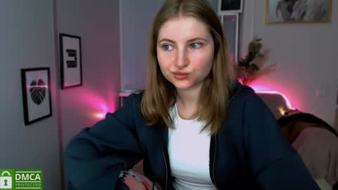 Julia  online show from December 2024 10:12:02 AM