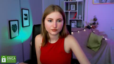 Julia  online show from December 2024 04:42:01 PM