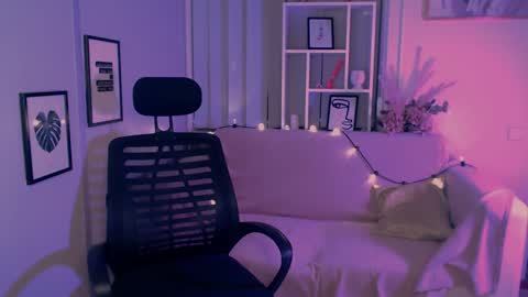 Julia  online show from January 2025 11:29:01 PM