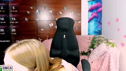 Julia  online show from February 2025 01:46:02 PM