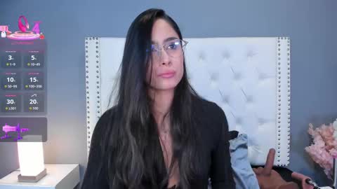 J U L IA   M A R T I N E Z online show from September 2025 11:34:02 AM