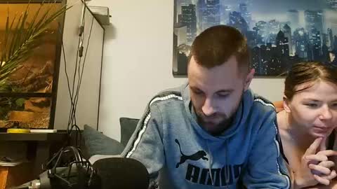 julia_official online show from February 2025 07:39:01 PM