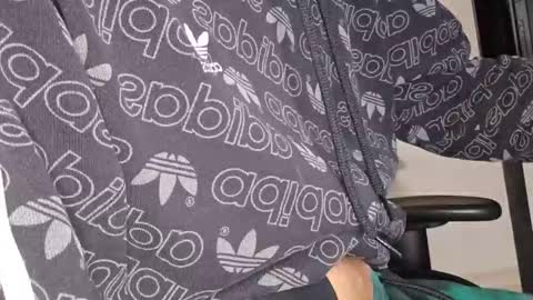 julia_official online show from September 2025 04:50:01 AM