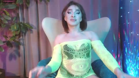 Snapshot of julia_renard chatting on October 2025 05:31:02 PM Julia online show from October 2025 05:31:02 PM