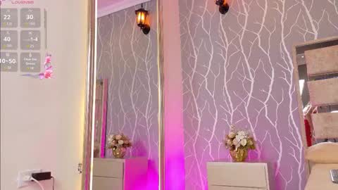 julia_rivers online show from December 2025 01:40:01 PM