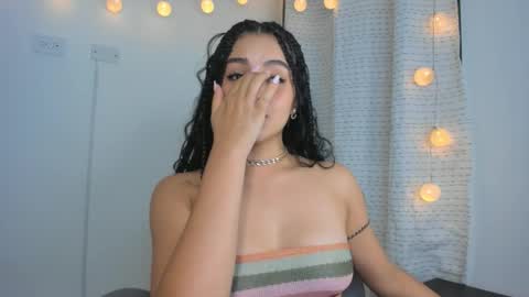 julia_strauns online show from January 2025 08:10:02 AM