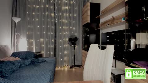 julia_t_mog online show from October 2025 10:30:02 PM