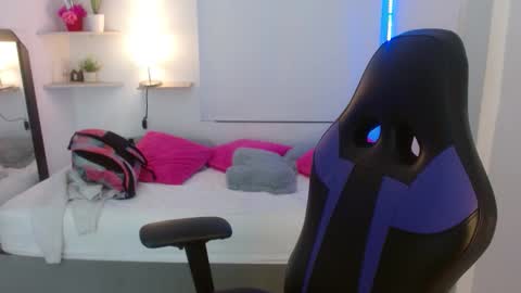 Julia online show from October 2025 12:06:01 PM