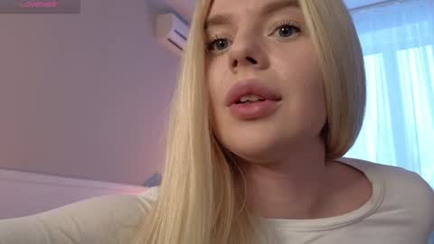 Snapshot of juliacontrol chatting on January 2025 06:24:02 AM Molly online show from January 2025 06:24:02 AM