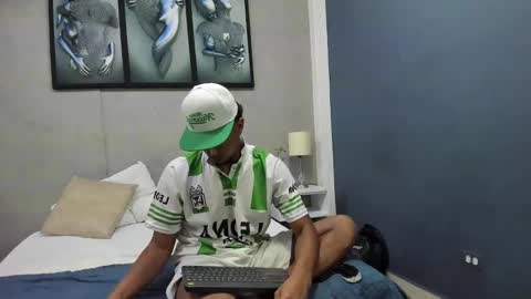 Snapshot of julian_billy chatting on December 2024 06:16:01 PM julian billy online show from December 2024 06:16:01 PM