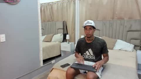 Snapshot of julian_billy chatting on December 2024 05:55:01 PM julian billy online show from December 2024 05:55:01 PM