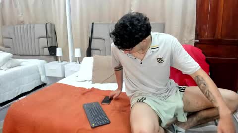 Snapshot of julian_billy chatting on January 2025 02:51:01 PM julian billy online show from January 2025 02:51:01 PM